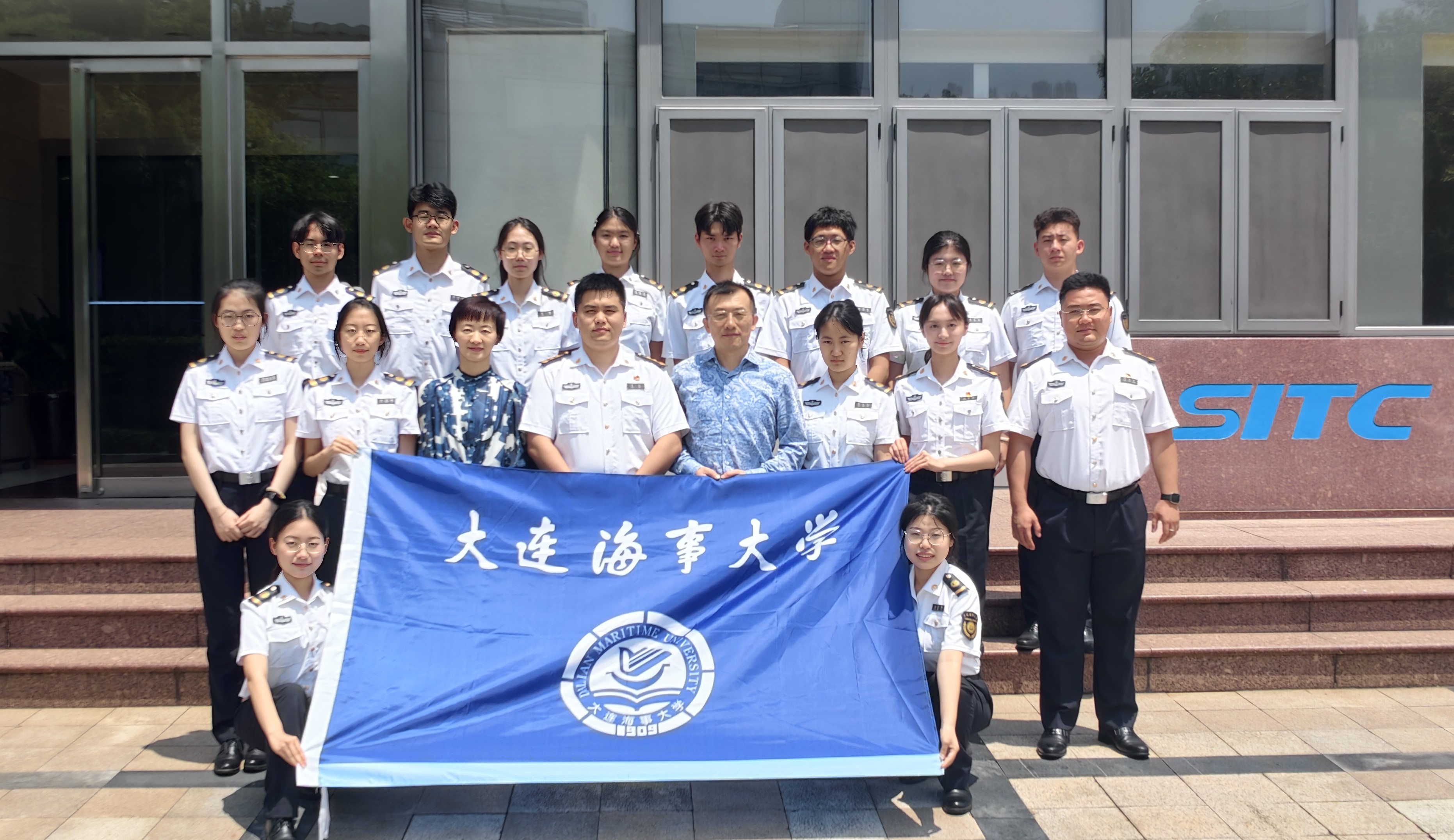 大连海事大学暑期就业实践团队来访PG征途国际.jpg